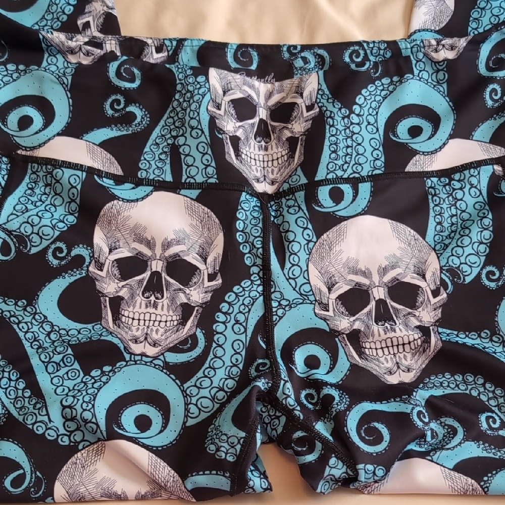 CVG - Constantly Varied Gear Tentacles & Skull Capri Leggings